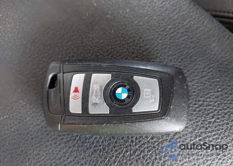 2017 BMW 320I xDrive z USA, uszkodzony, nr VIN WBA8E5G39HNU45088